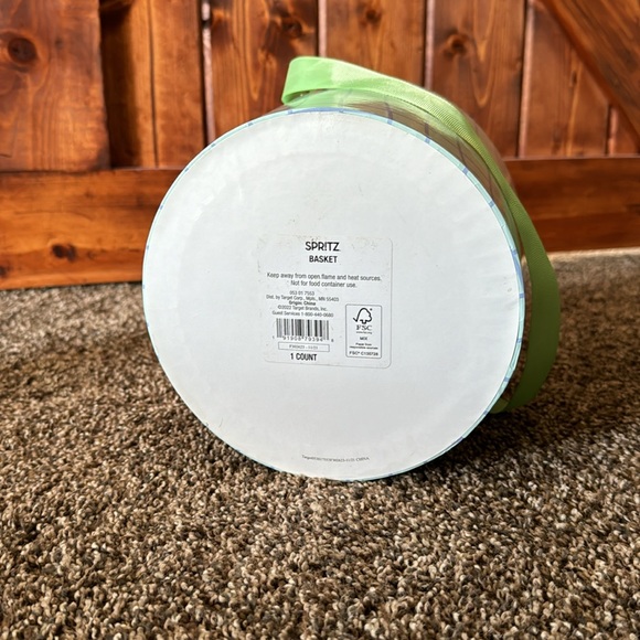 Easter/Halloween candy pail - Picture 3 of 3